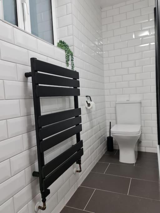Centrally Located To The City Of Lincoln Extérieur photo