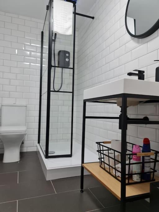 Centrally Located To The City Of Lincoln Extérieur photo