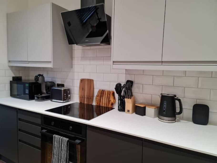 Centrally Located To The City Of Lincoln Extérieur photo