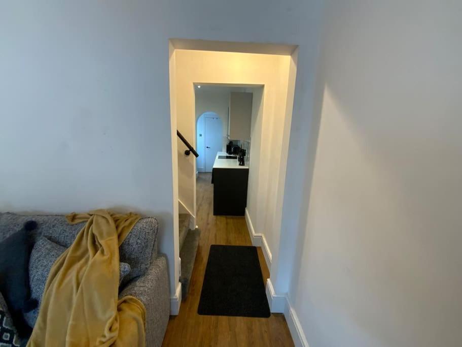 Centrally Located To The City Of Lincoln Extérieur photo