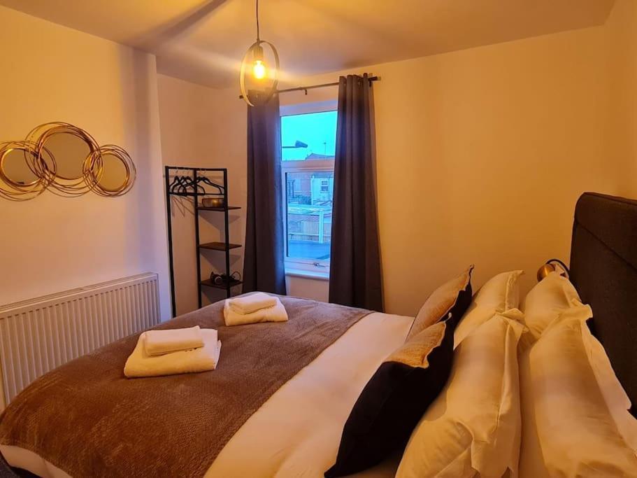 Centrally Located To The City Of Lincoln Extérieur photo